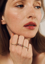 Load image into Gallery viewer, Sophie dAgon Bague Nymphéa 3 Rose, or jaune recyclé , saphir rose, diamants porté 1