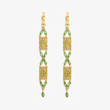 Load image into Gallery viewer, Boucles d’oreilles Ava or jaune, saphirs bleus, jaunes et tsavorites face