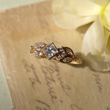 Load image into Gallery viewer, Nymphéa bague 3 diamant or jaune, diamants blancs
