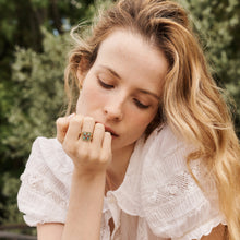 Load image into Gallery viewer, Rita Bague 4 Turquoise, or jaune, turquoises, émeraudes, rubis, diamants salt & pepper, porté 3