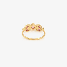 Load image into Gallery viewer, Sophie dAgon Bague Nymphéa 3 Rose, or jaune recyclé , saphir rose, diamants
