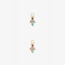 Load image into Gallery viewer, Charms Mini boucle d&#39;oreilles Luciole or jaune 18 carats face

