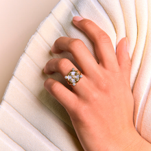 Load image into Gallery viewer, Sophie d'Agon, bague en or jaune 18 carats, Selene, nacre, diamants bruns, diamants blancs, porté
