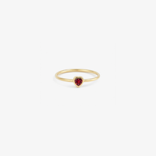 Load image into Gallery viewer, Sophie d'Agon, bague or jaune 18 carats, petit coeur rubis rouge face 
