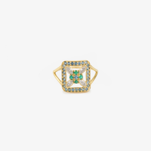 Load image into Gallery viewer, Sophie d'Agon, or jaune 18 carats, bague Rita 4, saphirs bleu gris changeant, diamants salt and pepper, émeraudes, face 
