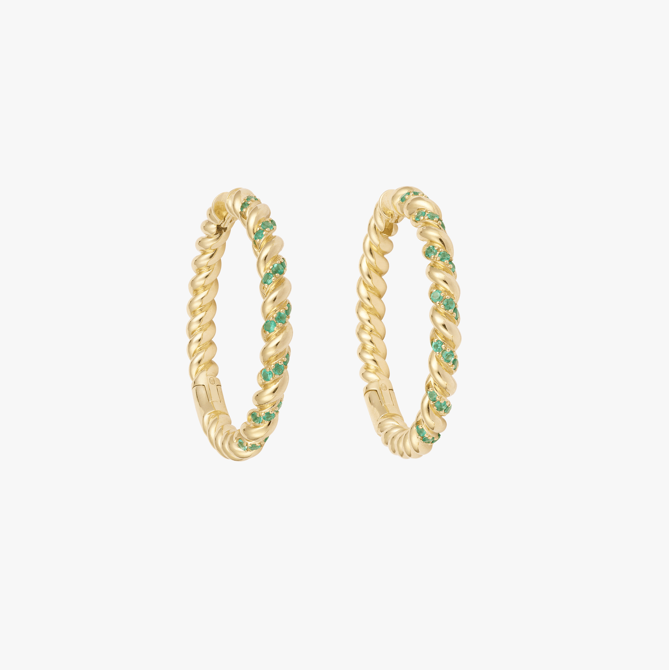Créoles twistés, or jaune 18 carats, émeraudes, face