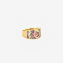 Load image into Gallery viewer, Ani Bague 4 Blush, or jaune 18 carats, saphirs, diamants blancs, spinelle, profil
