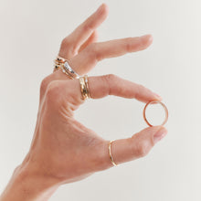 Load image into Gallery viewer, Alliance 2, or jaune 18 carats Porté 1
