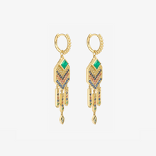 Load image into Gallery viewer, Boucles d’oreilles Ani 2 verte, or jaune, diamants noirs, émeraudes, saphirs bleus, jaunes et cognac, Profil
