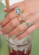 Load image into Gallery viewer, Bague Ava 2 turquoise or jaune, rubis, émeraudes, saphirs roses et turquoises portée 2
