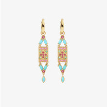 Load image into Gallery viewer, Boucles d’oreilles Ava or jaune, turquoises, rubis, saphirs roses et émeraudes face.
