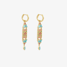 Load image into Gallery viewer, Boucles d’oreilles Ava or jaune, turquoises, rubis, saphirs roses et émeraudes profil
