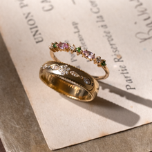 Load image into Gallery viewer, Gaia bague 2 Pivoine, tsavorites, diamants blancs, saphirs roses, porté 1
