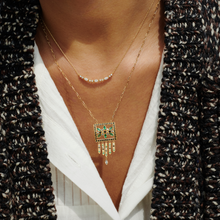 Load image into Gallery viewer, Collier Rita 1 Vert or 18k emeraude, saphir, diamants Porté 1
