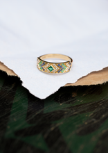 Load image into Gallery viewer, Bague Ani 3 Hydra en or 18k avec émeraudes, saphirs bleu, diamants blancs nature-morte
