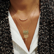 Load image into Gallery viewer, Gaia collier 1 diamants, diamants blancs, porté 1
