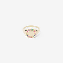 Load image into Gallery viewer, Chevalière Rainbow, or jaune et saphirs multicolores face
